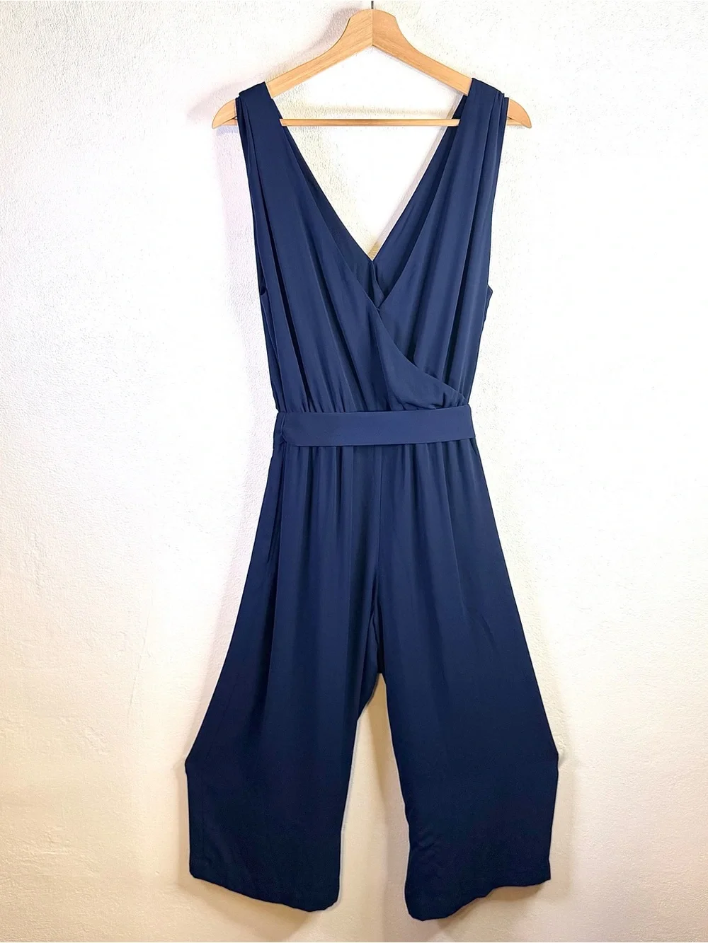 Aritzia Babaton Maximillian Belted Wide Leg Sleeveless Jumpsuit Navy Blue Size L
